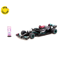 Tarmac Works Mercedes- AMG F1 W11 E Performance British GP Hamilton 1/64