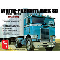 AMT White Freightliner Truck Plastic Kit  1/25