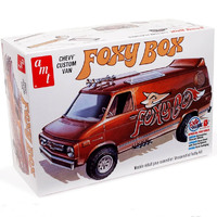 AMT 1265 Chevy Van 'Foxy Box' 1975   1/25