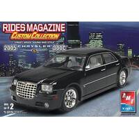 AMT Chrysler 300C 05 1/25