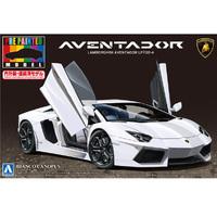 Aoshima Lamborghini Aventador LP700-4 White    1/24