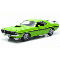 Green Light Dodge Challenger 70 HEMI Shaker Green 1/18