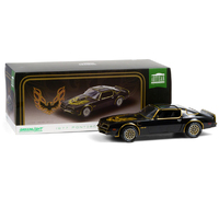 Green Light Pontiac Firebird Trans Am 1977  W/ Golden Eagle Hood 1/18