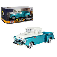 Motor Max 79032 1957 Chevy 3100 Stepside Get Low Series   1/24