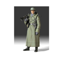 Tamiya 36306 German Machine Gunner Greatcoat 1/16