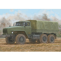 Trumpeter Russian URAL-4230 Model Kit  1/35